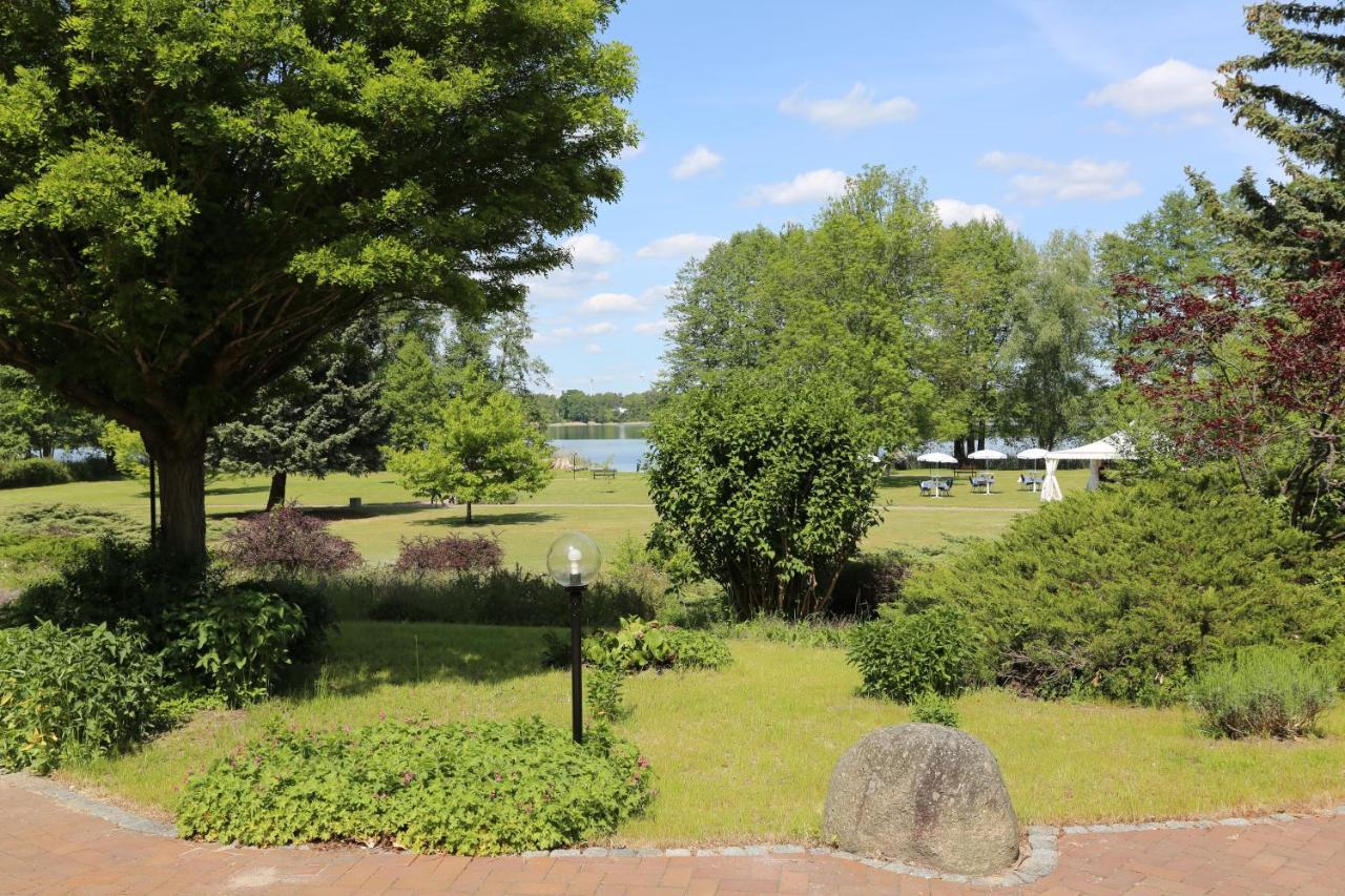 Seepark Hotel Am Wandlitzsee エクステリア 写真