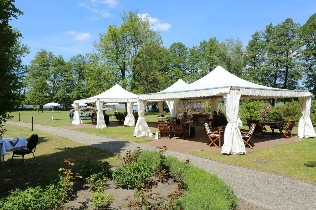 Seepark Hotel Am Wandlitzsee エクステリア 写真
