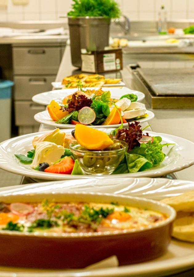 Seepark Hotel Am Wandlitzsee エクステリア 写真