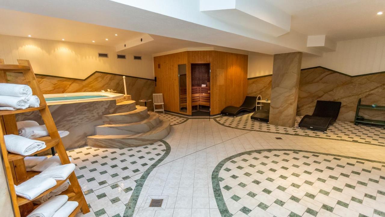 Seepark Hotel Am Wandlitzsee エクステリア 写真