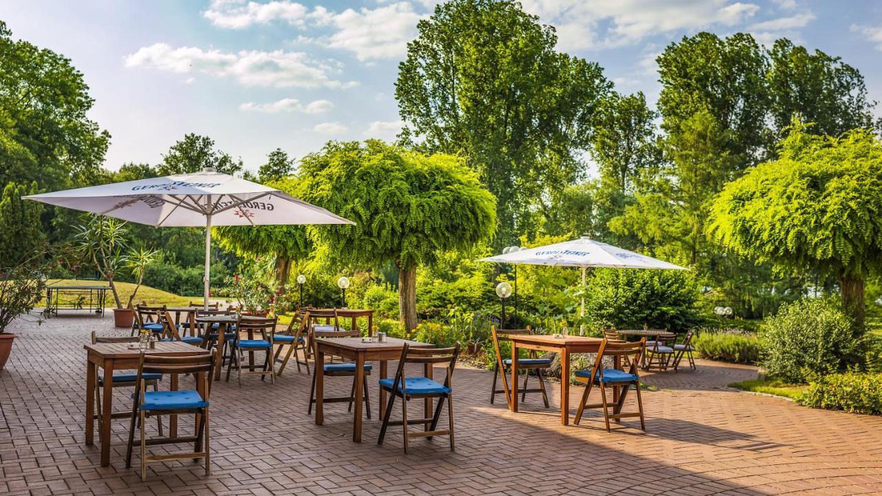 Seepark Hotel Am Wandlitzsee エクステリア 写真