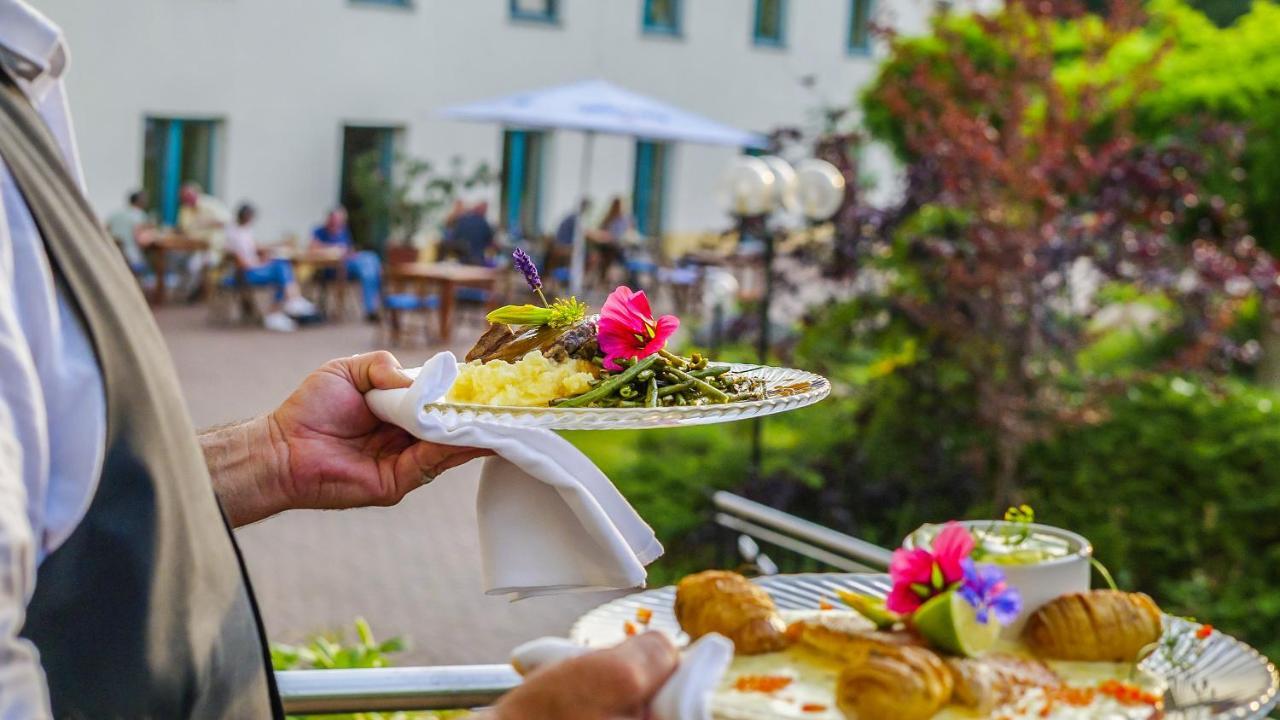 Seepark Hotel Am Wandlitzsee エクステリア 写真