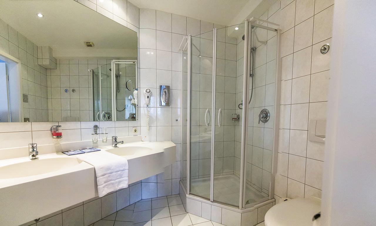 Seepark Hotel Am Wandlitzsee エクステリア 写真