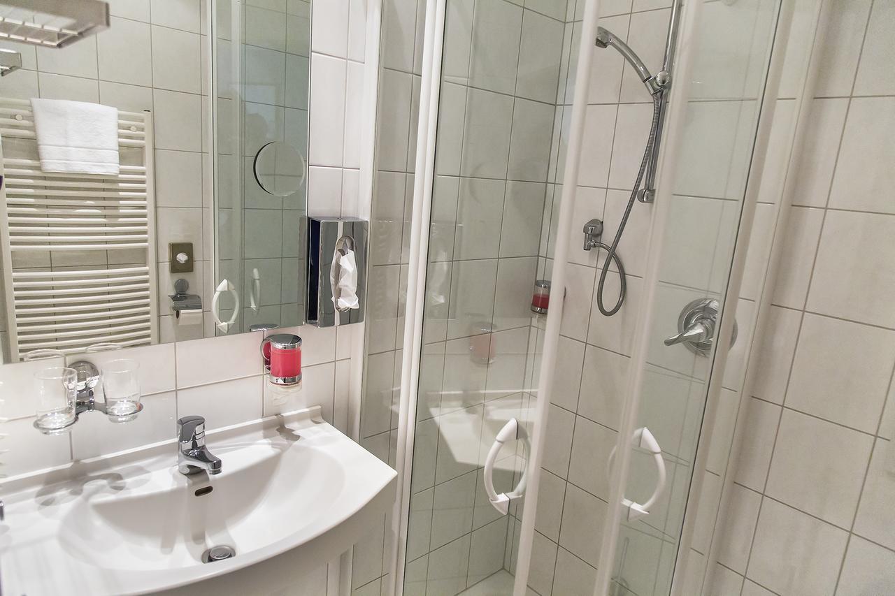Seepark Hotel Am Wandlitzsee エクステリア 写真